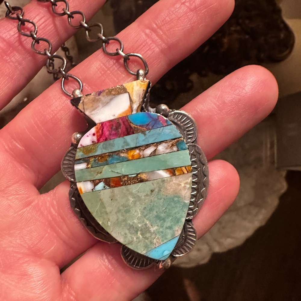 Native made turquoise spade necklace